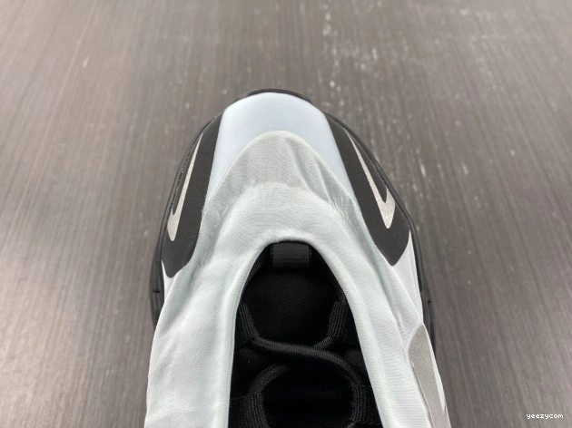 MNVN GZ0711 Blue 700 Yeezy Tint Boost Adidas 0801